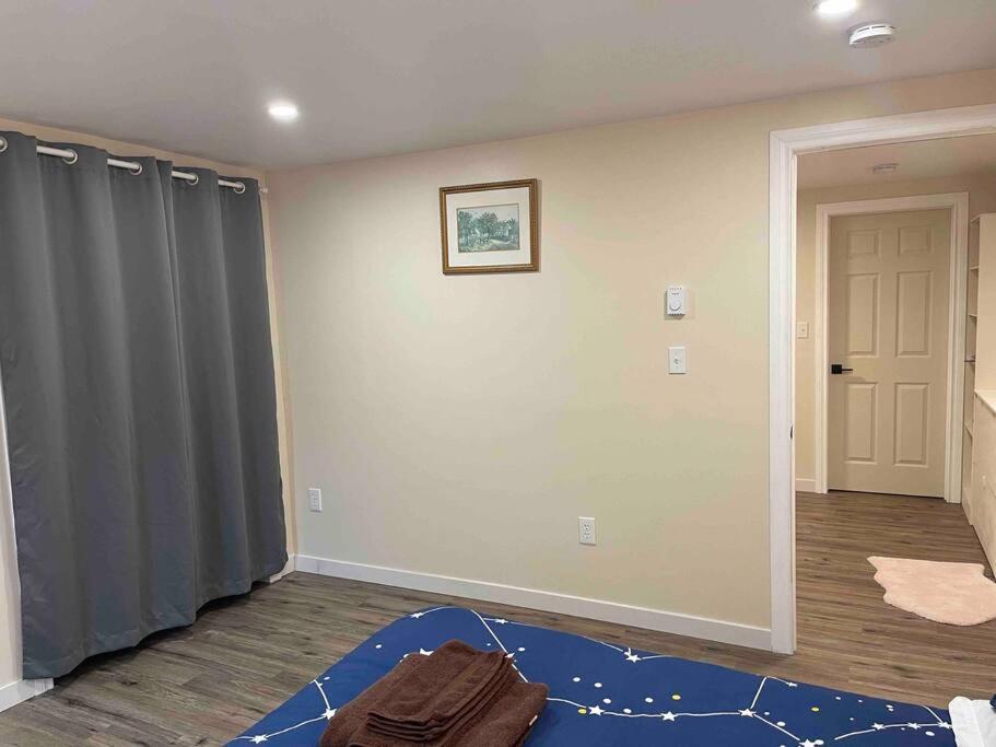 Katie Entire Basement 3 Bedrooms Charlottetown Exterior photo