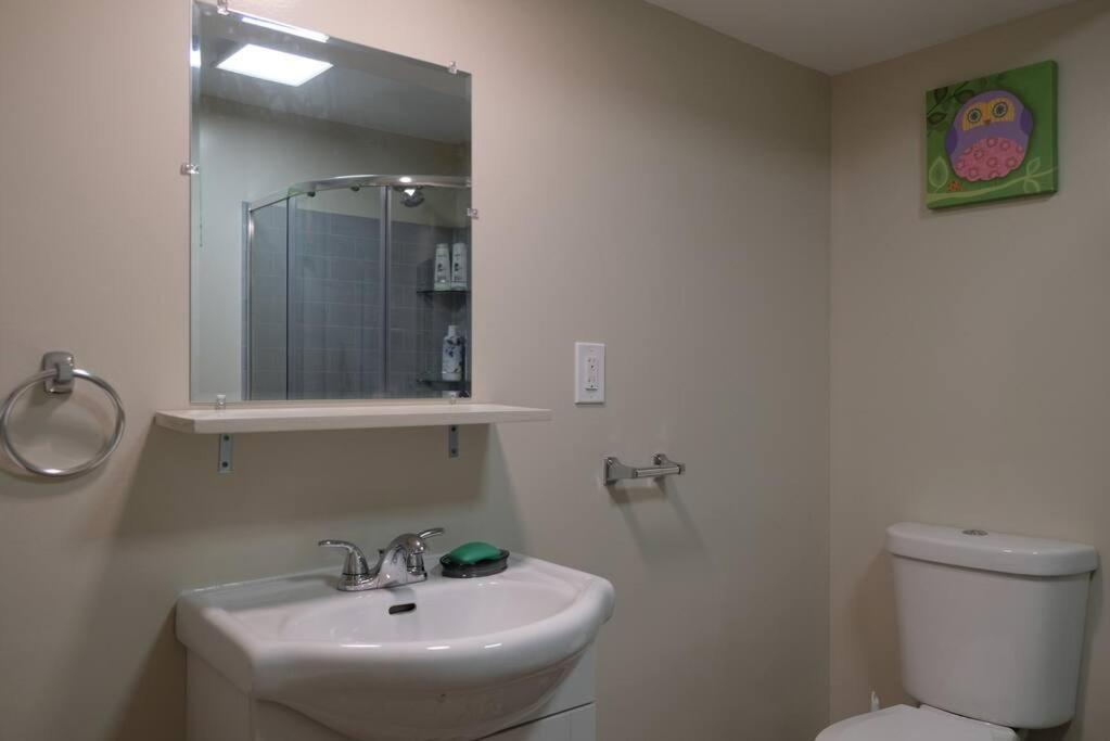 Katie Entire Basement 3 Bedrooms Charlottetown Exterior photo