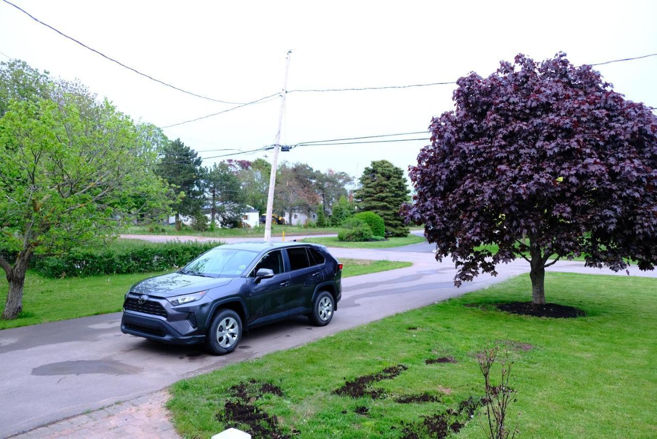 Katie Entire Basement 3 Bedrooms Charlottetown Exterior photo